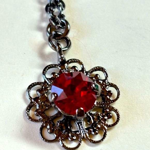 Red/Siam Swarovski Crystal Necklace -NWT - Picture 6 of 8